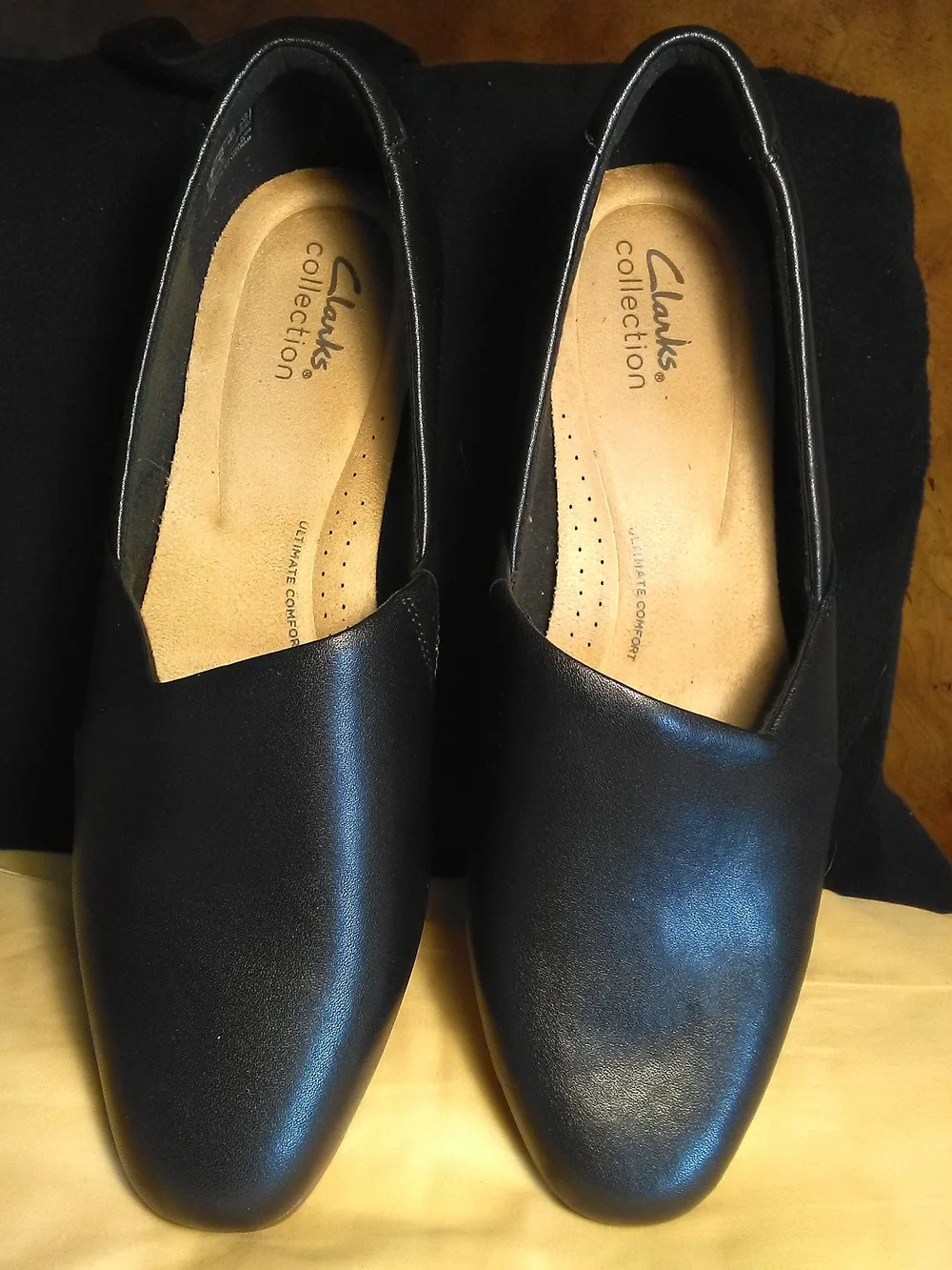 NWT Clarks Black Leather Slip-On Loafers for Women SZ. 8.5 SHARP SOFT INSOLE